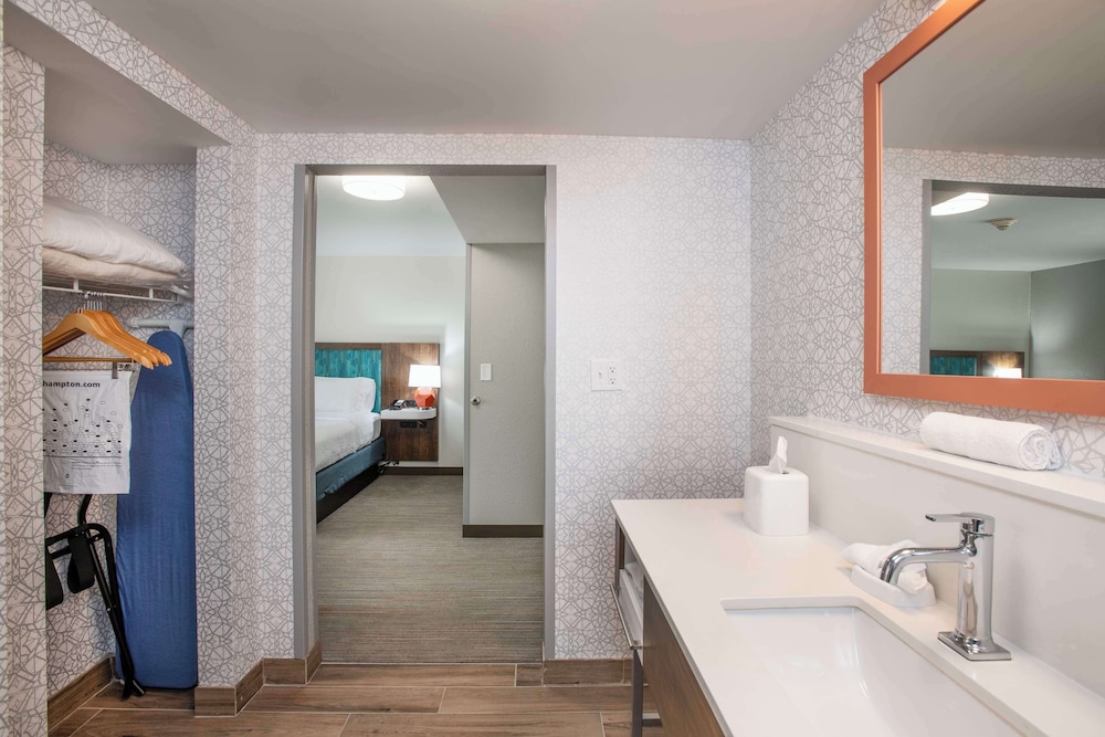Hampton Inn Dry Ridge - photo 45