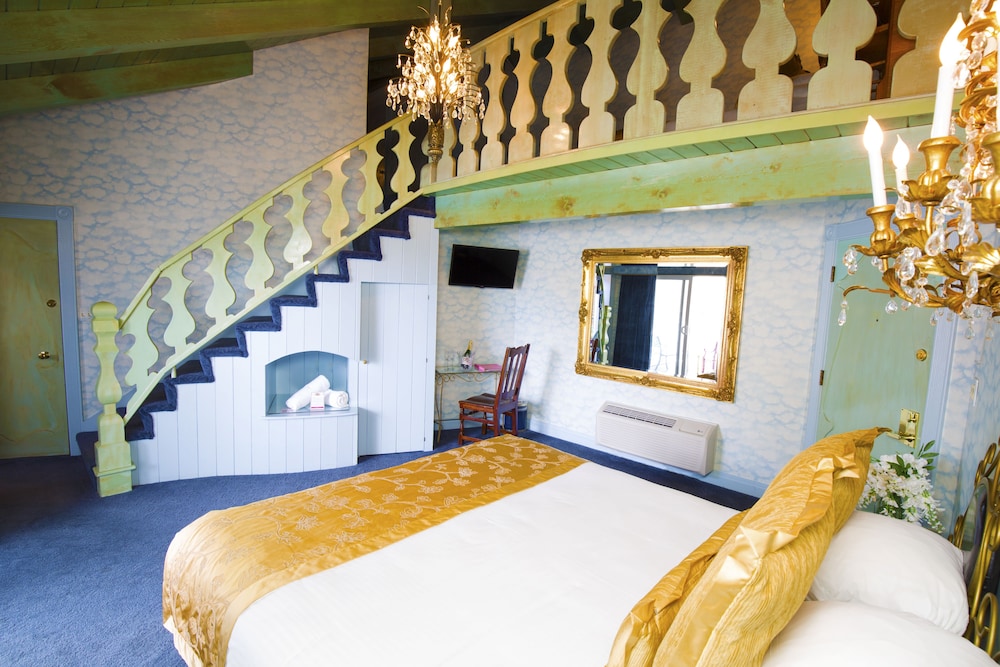 Madonna Inn - photo 28