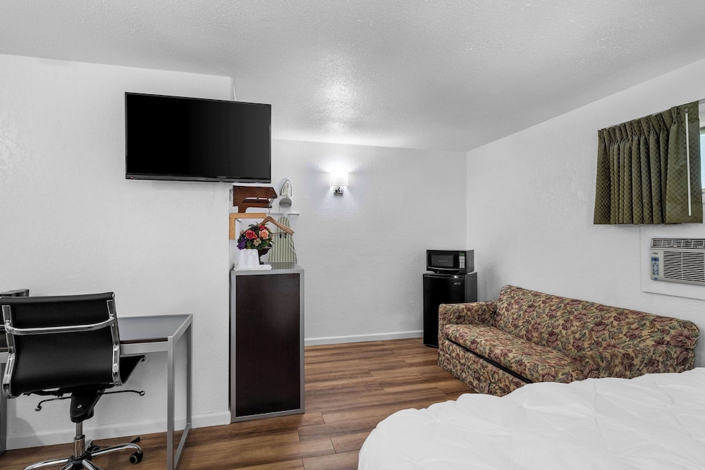 Americas Best Value Inn Jonesville Hillsdale - photo 8