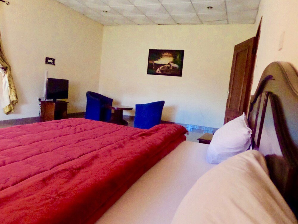 Peninsula Resort Ltd