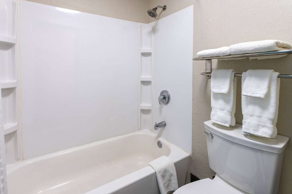 Days Inn by Wyndham Columbia - photo 21