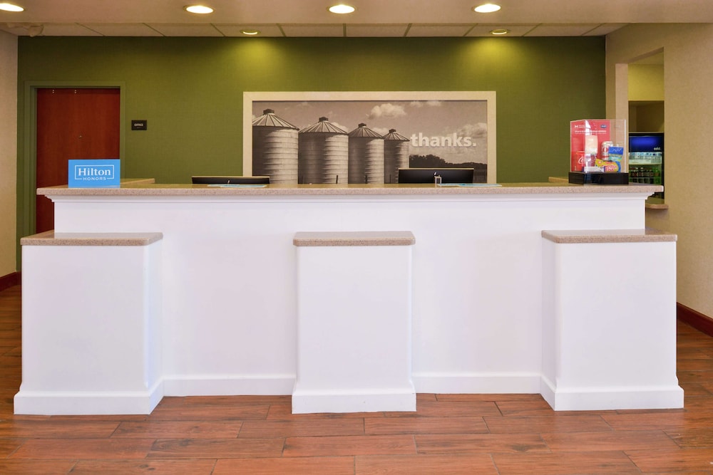 Hampton Inn & Suites Wilmington - photo 2