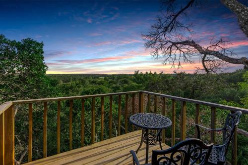 Cole Springs Historic Cottage — 4-Star Luxury Hotel in Buda, United States