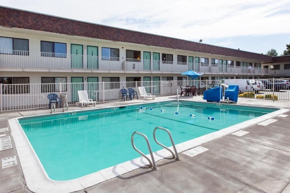 Super 8 By Wyndham Turlock - photo 13
