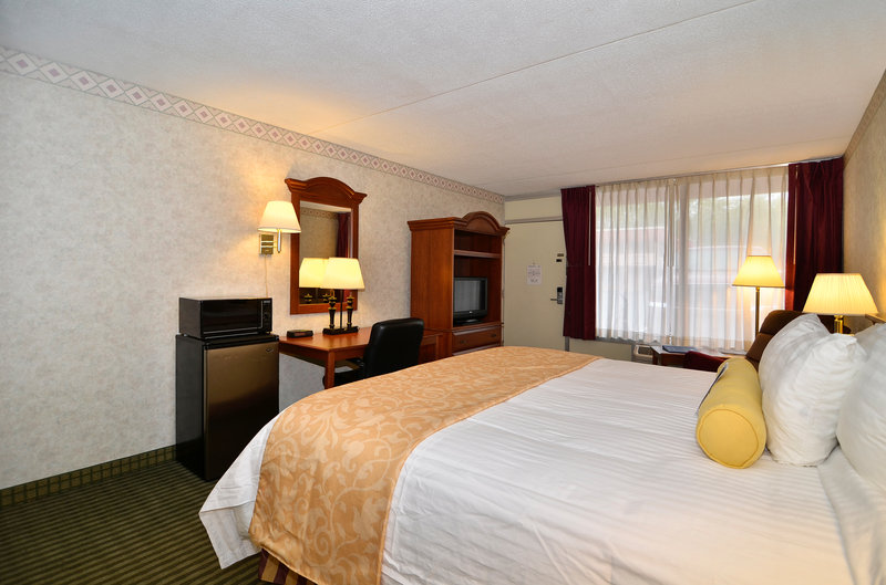 Clarion Inn & Conference Center - photo 9