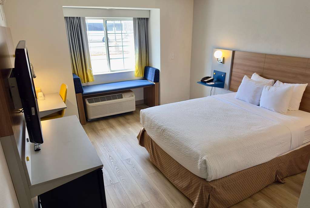 Microtel Inn & Suites by Wyndham Denver Airport - photo 5