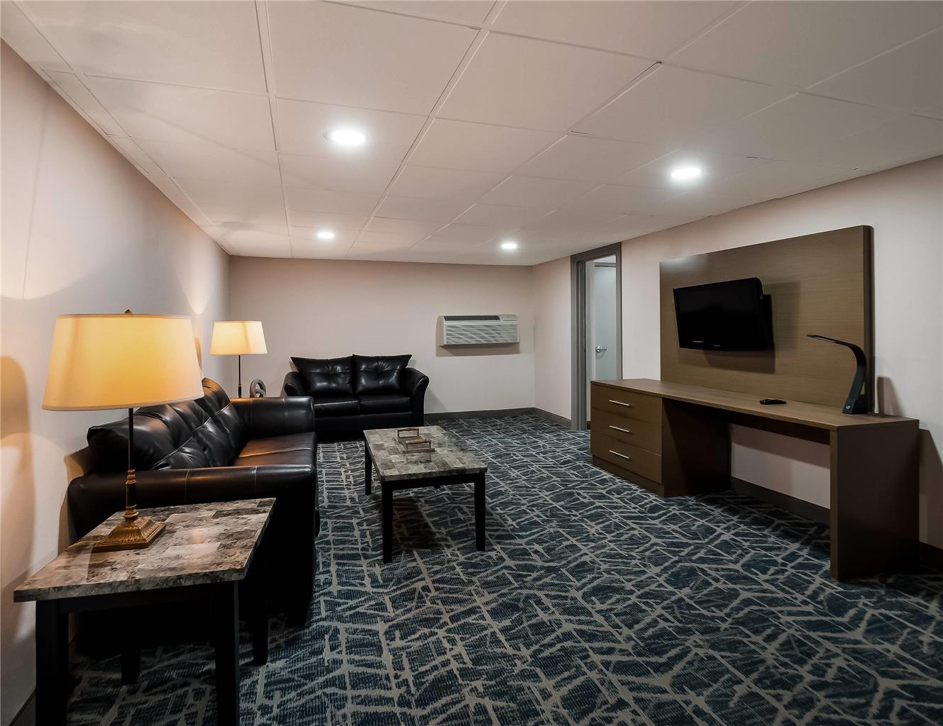 Comfort Inn Falls Church Tysons Corner - photo 22