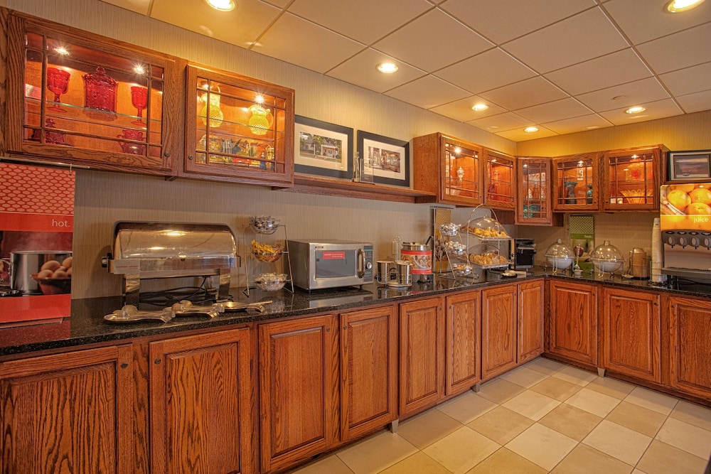 Hampton Inn Wheeling - photo 42