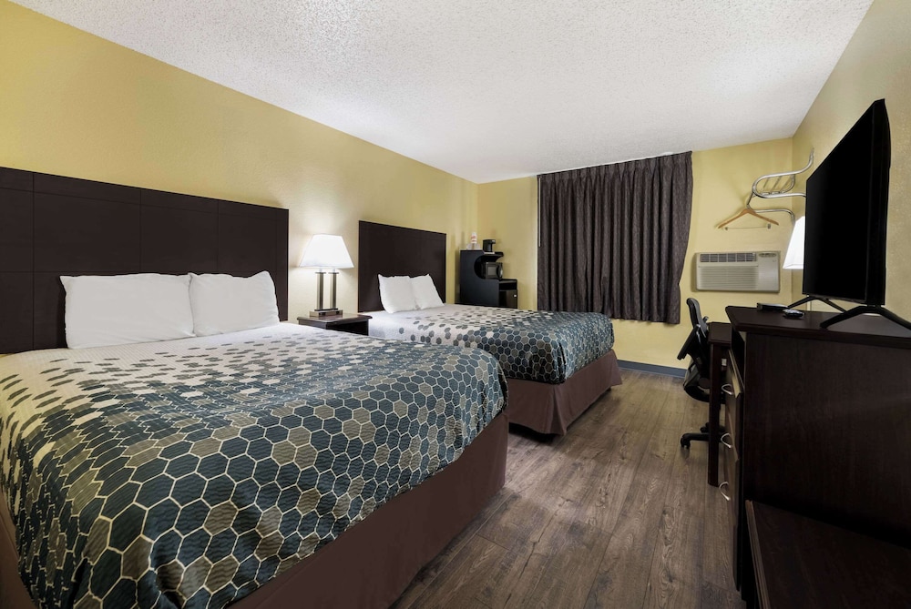Econo Lodge Spotsylvania Town Center - photo 27
