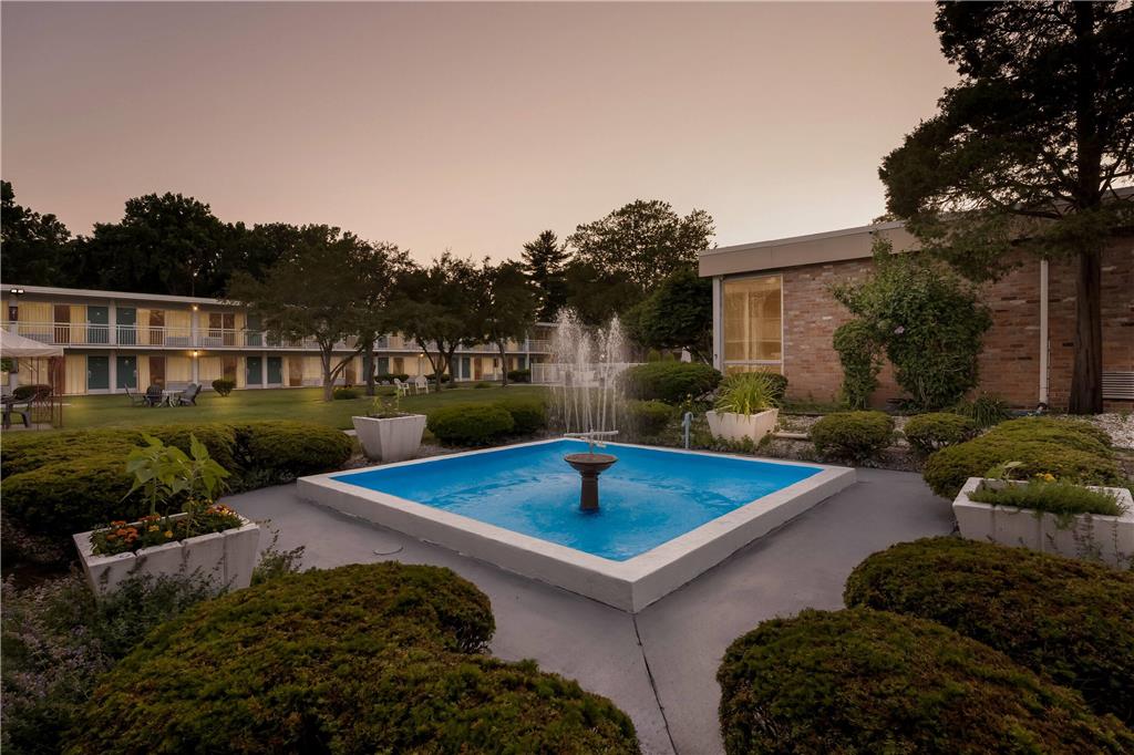 Howard Johnson by Wyndham Albany - photo 10