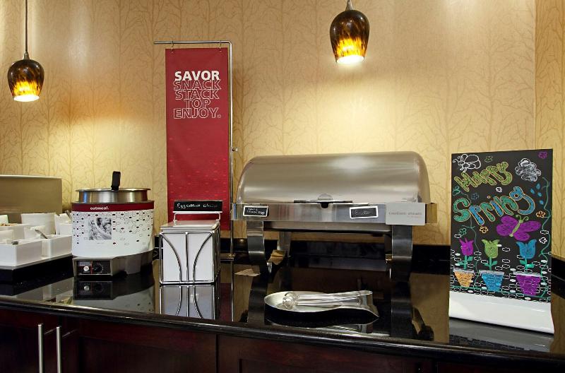 Hampton Inn Columbus Airport - photo 6