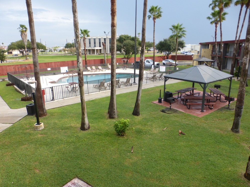 Red Roof Inn Corpus Christi North Near Downtown - photo 2