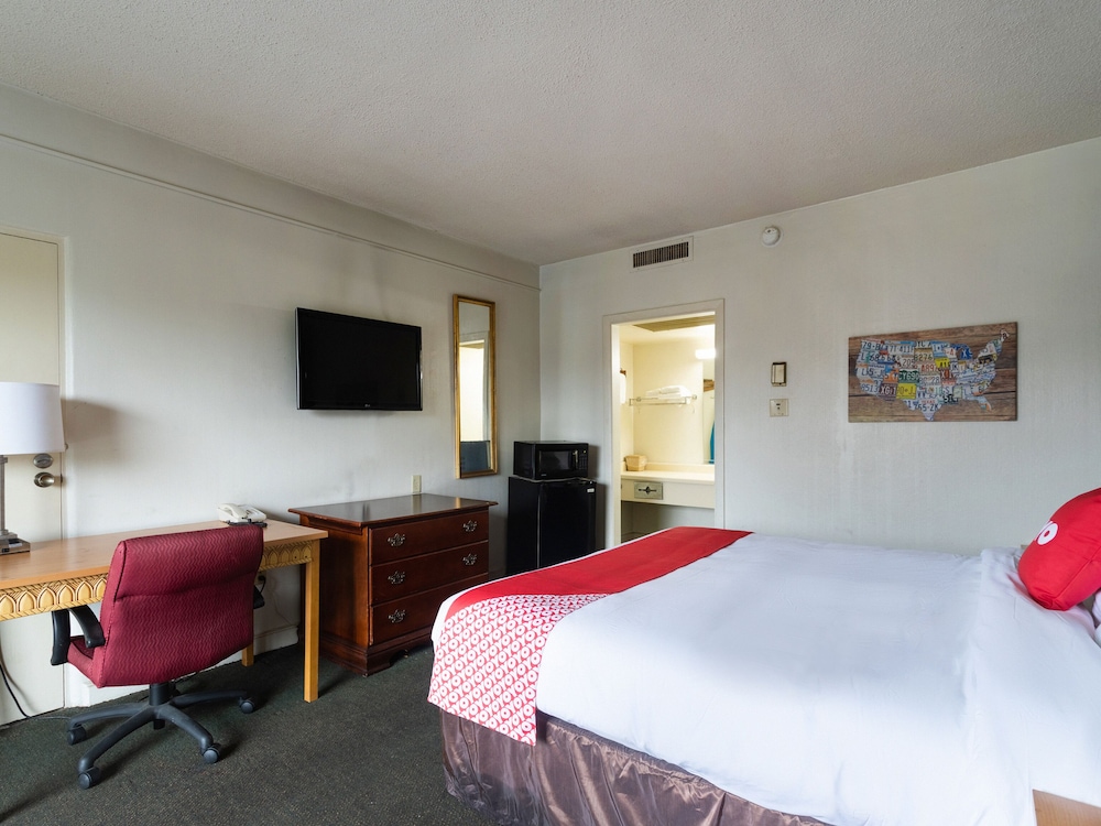 OYO Hotel Sumter SC Downtown - photo 9