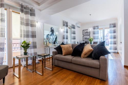SeaLux Alloggio turistico — 4-Star Luxury Hotel in Lido Di Ostia, Italy