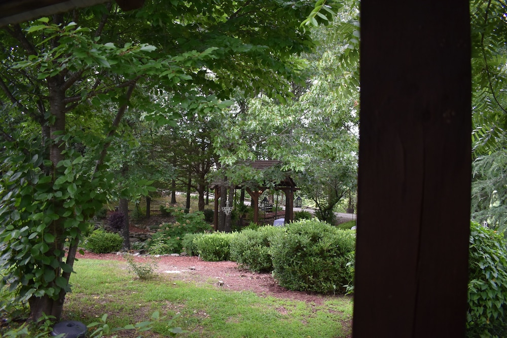 Bear Creek Lodge Cabin Resort - photo 131
