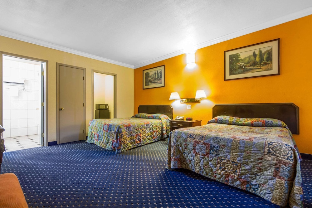 Econo Lodge Fairfield - photo 10