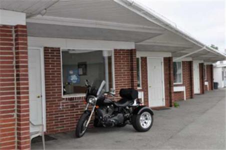 Lincoln House Motel Lincoln Maine - featured photo