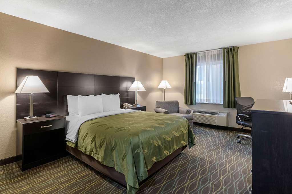 Quality Inn & Suites Des Moines Merle Hay Road - photo 19