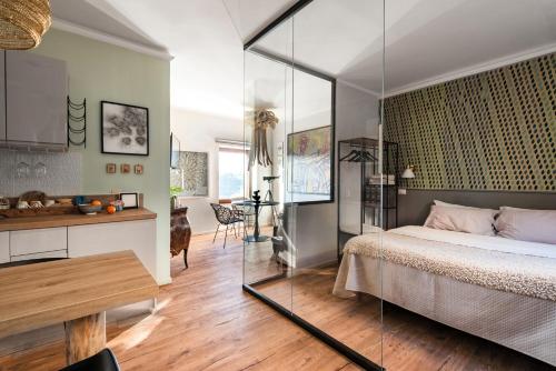 SopraBosco Calcata Art & Design Apartment — 4-Star Luxury Hotel in Calcata Nuova, Italy