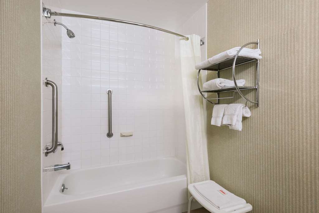 Days Inn by Wyndham Rutland Killington Area - photo 15