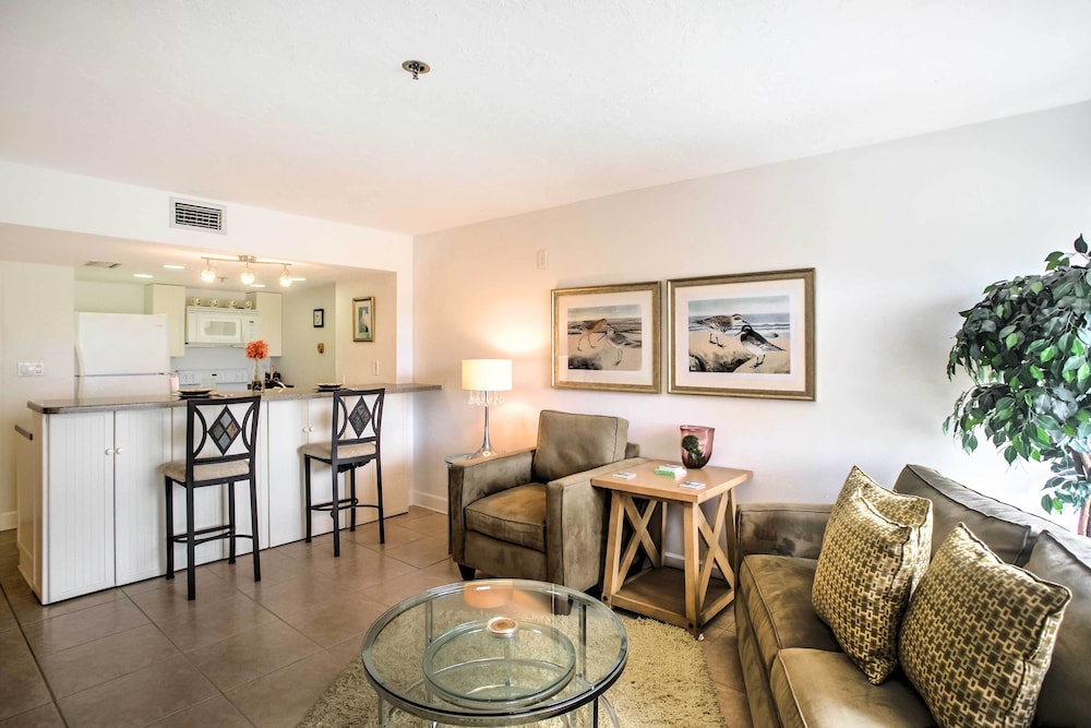 Resort Style Condo with Pool 19 Miles to Fort Myers - photo 12