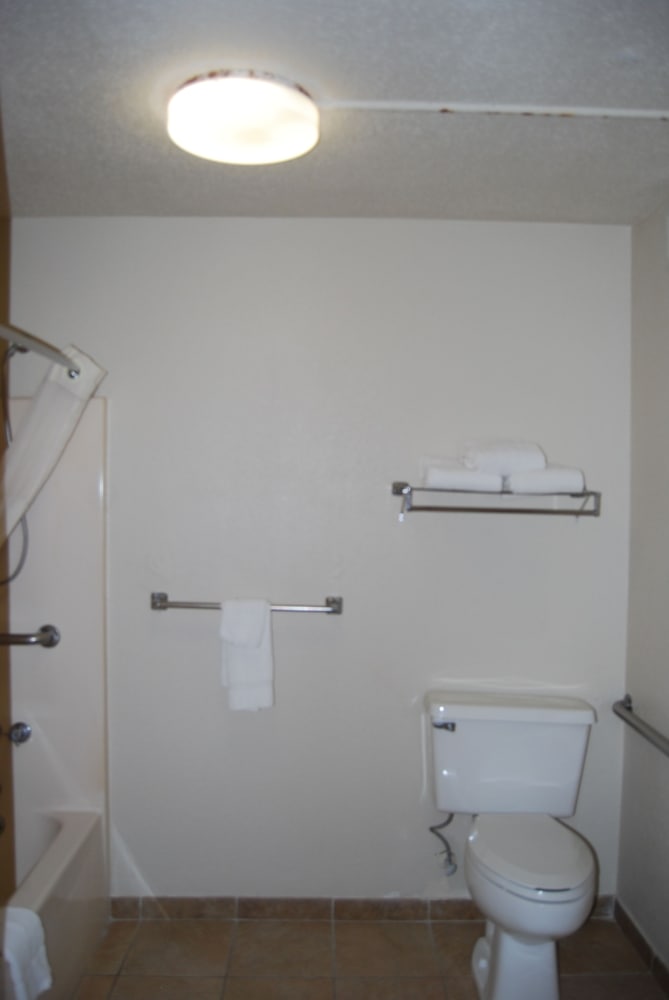 Days Inn by Wyndham Eglin AFB - photo 26