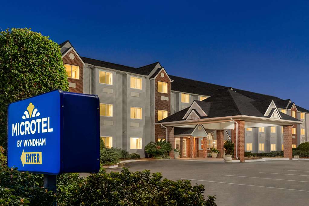 Microtel Inn & Suites by Wyndham Tifton - featured photo
