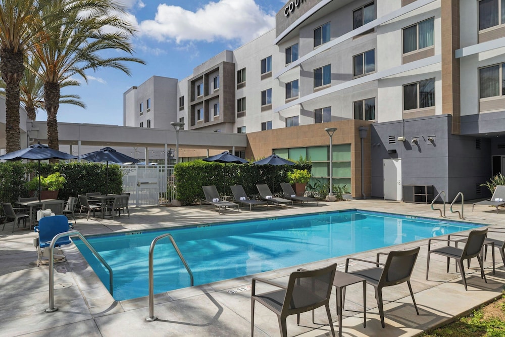 Courtyard by Marriott Long Beach Airport - photo 32