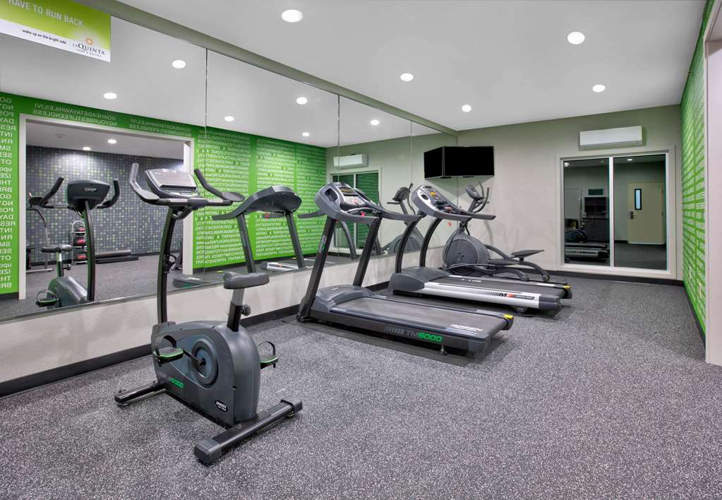 La Quinta Inn & Suites by Wyndham Palestine - photo 11