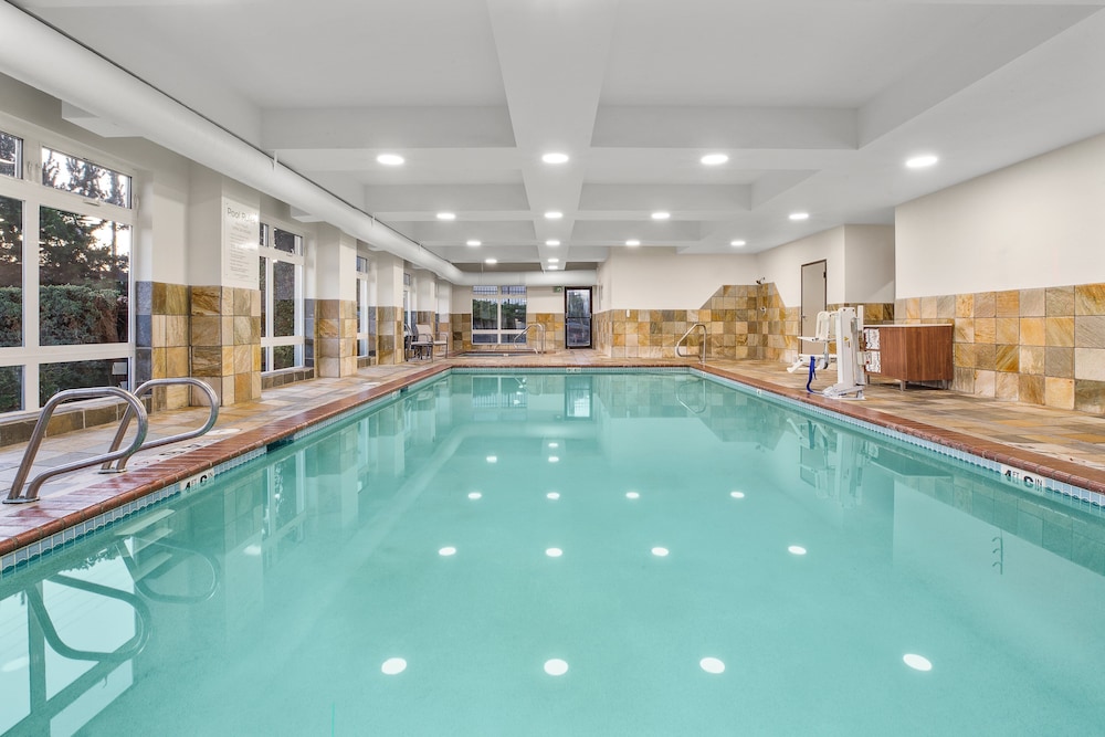 Holiday Inn Express & Suites Tacoma by IHG - photo 13