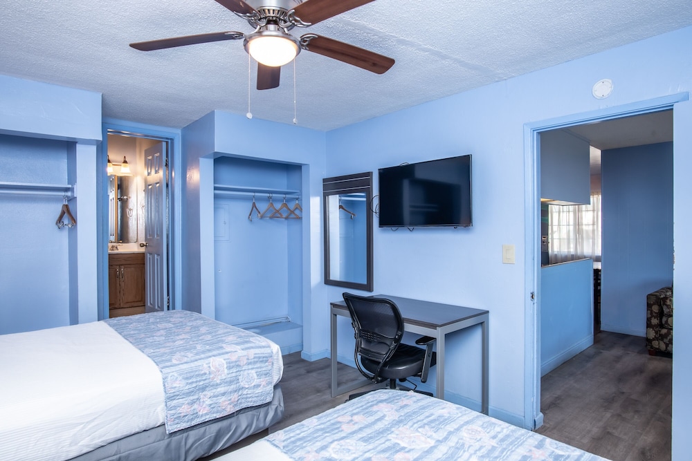 Aqua Breeze Inn - photo 8