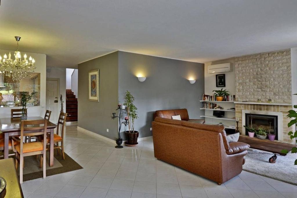 Villa Quadradinhos 38Q great 4BR Vale do Lobo villa with AC Private Pool — 4-Star Luxury Hotel in Almancil, Portugal