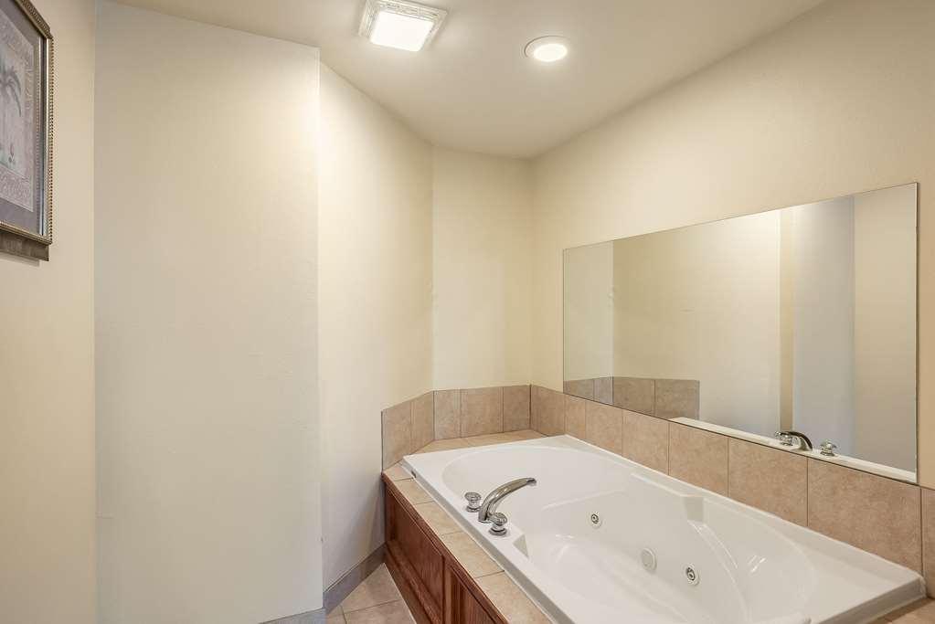 Quality Inn & Suites Hannibal West - photo 18