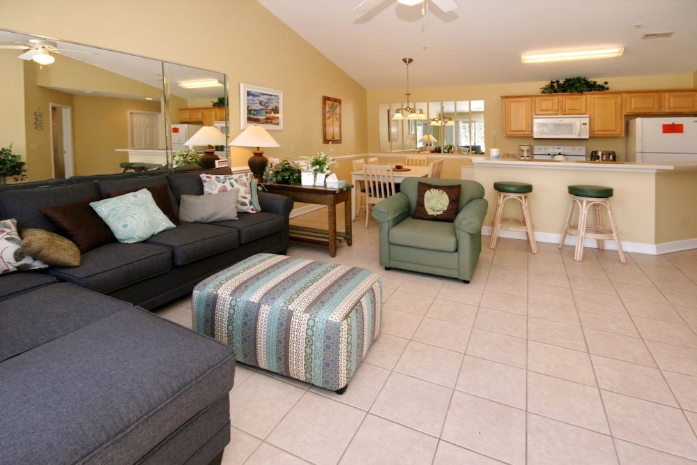 2108 Commons Ii 10465751 — Calabash