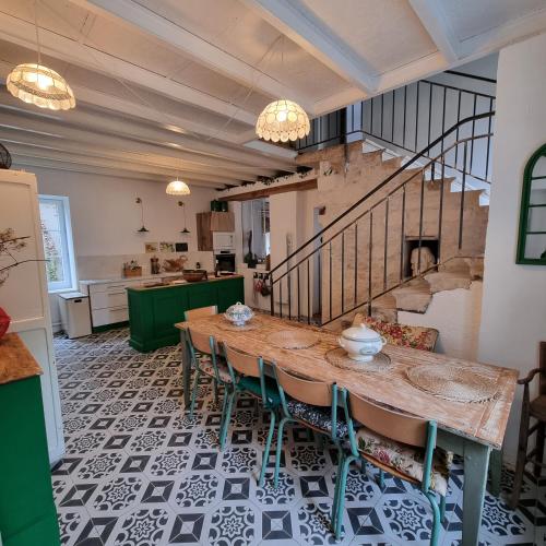 La Damoiselle En Bourgogne - carbon neutral hotel in Unknown City