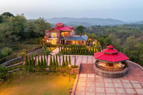 StayVista at Dhauladhar House Mountain View Dharamshala — 4-Star Luxury Hotel in Dharamsala, India