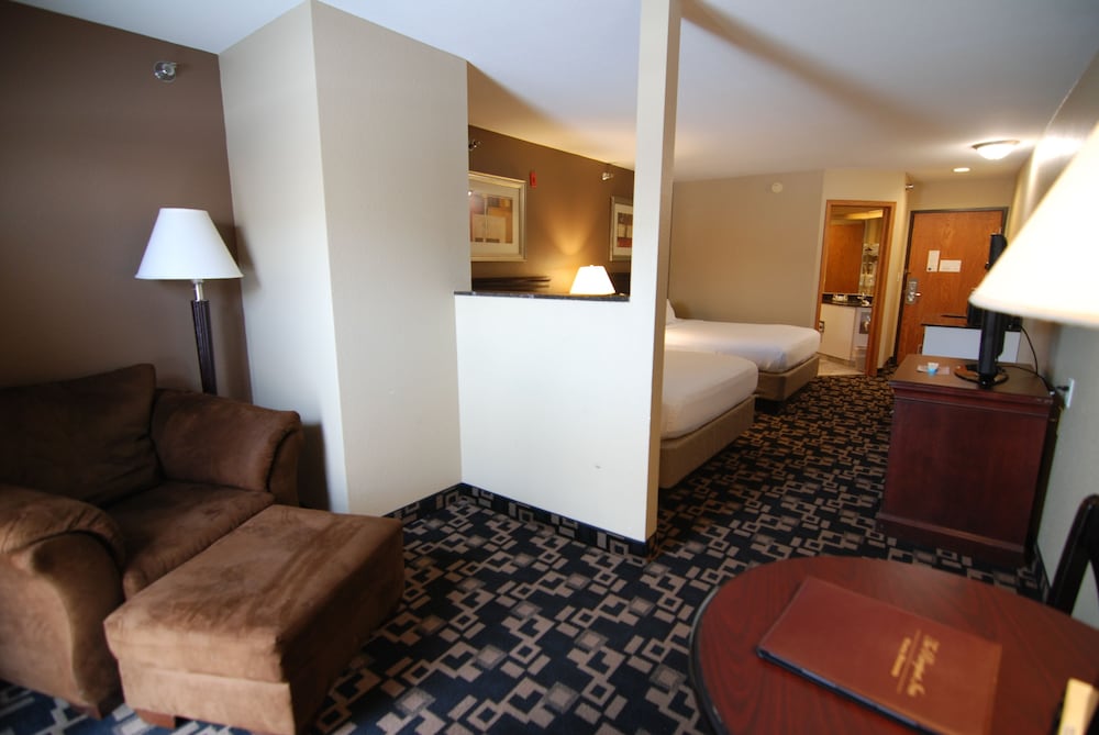 Express Suites Riverport Inn & Suites - photo 18