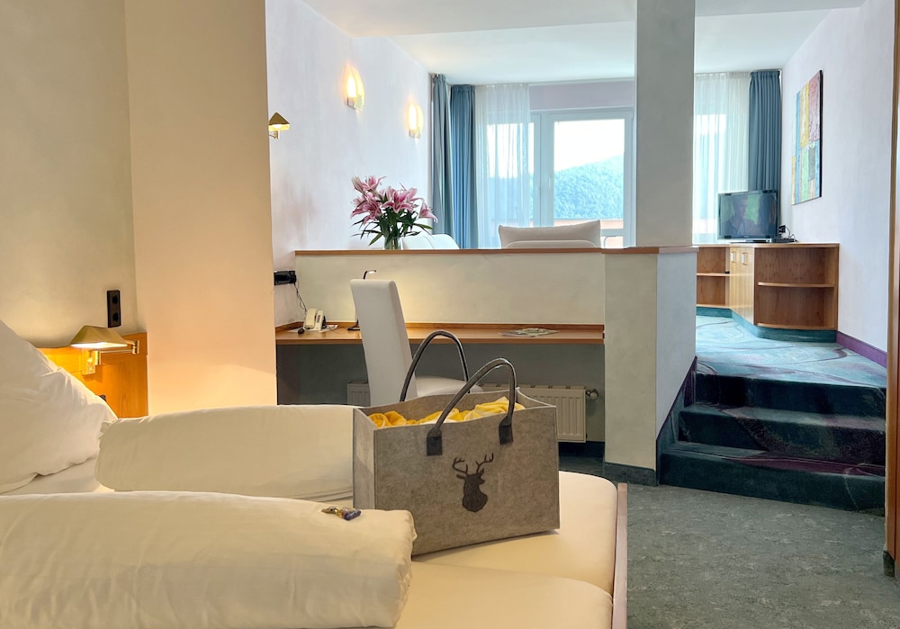 Hotel Am Hirschhorn — 4-Star Luxury Hotel in Wilgartswiesen, Germany