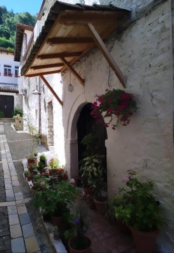 N’Gorice in Berat, Albania