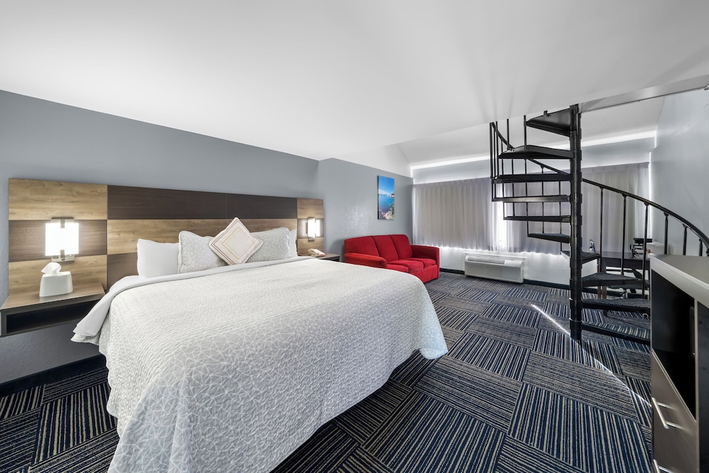 Admiralty Inn & Suites a Red Collection Hotel - photo 28