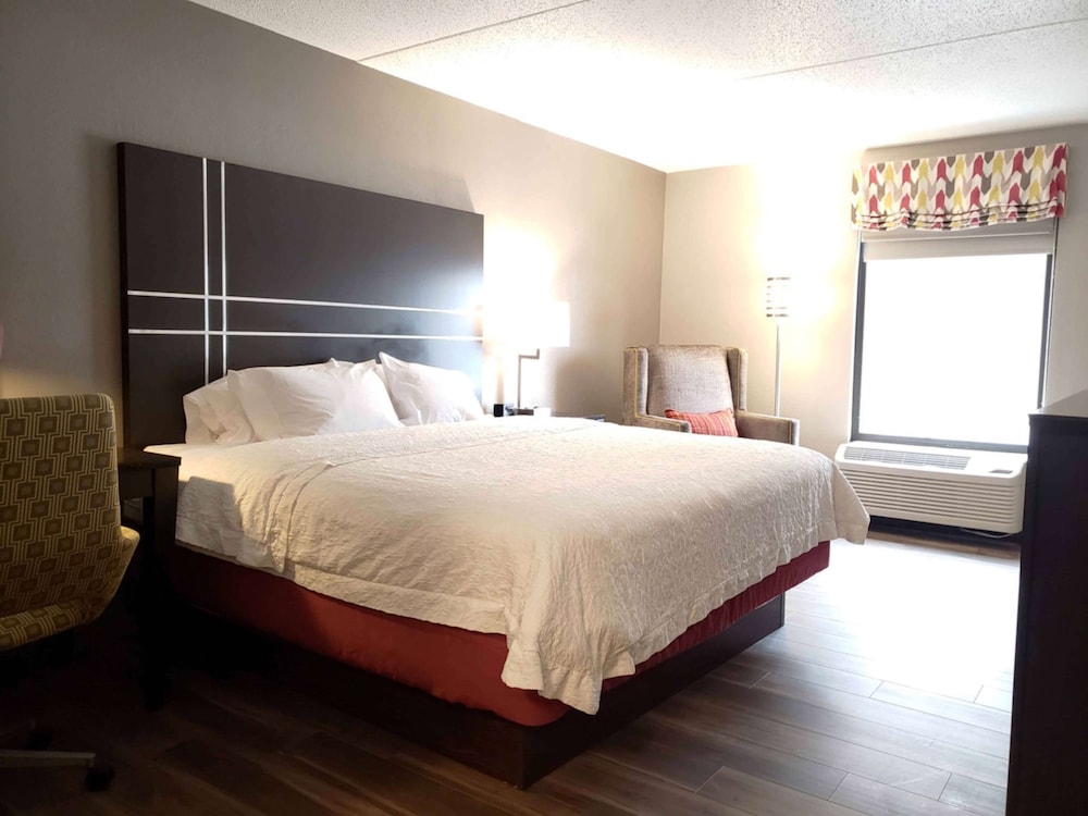 Hampton Inn Greensburg - photo 10