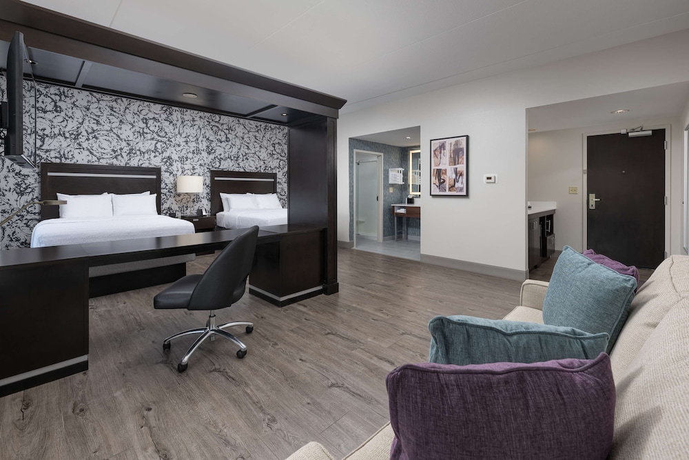 Hampton Inn & Suites Chattanooga Downtown - photo 9