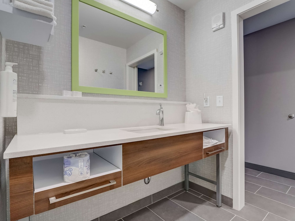 Hampton Inn and Suites by Hilton Cincinnati Midtown Rookwood - photo 40