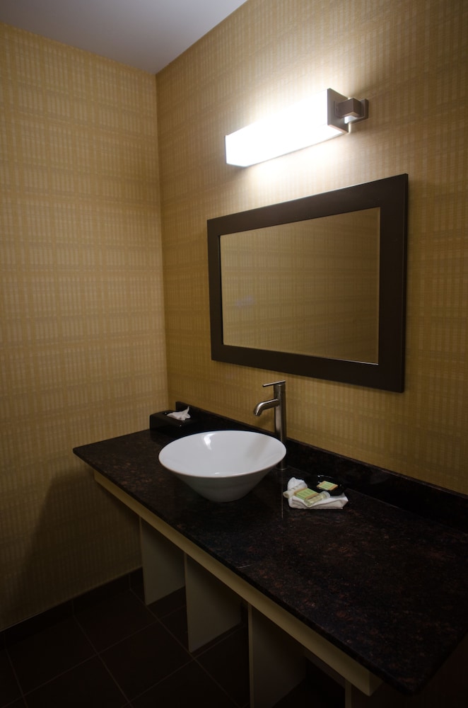 AAshram Hotel by Niagara River - photo 10