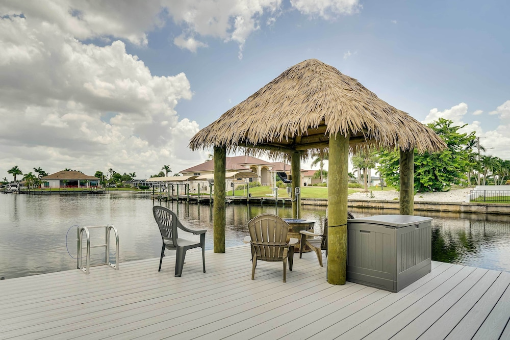 Family Home with Outdoor Oasis in Cape Coral — 4-Star Luxury Hotel in Cape Coral, United States