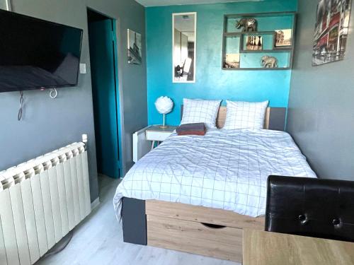 Studio Cosy Independant Avec Jardin a Osny Proche Cergy Pontoise — hotel in Osny