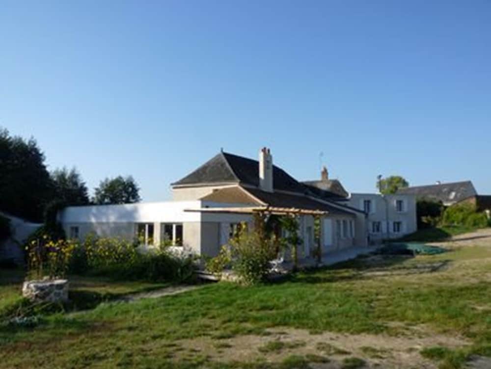 Domaine Du Moulin Neuf — hotel in Ambillou