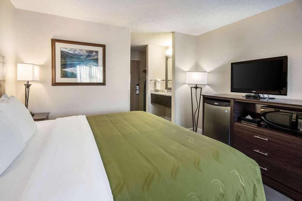 Quality Inn & Suites Pueblo West - photo 9