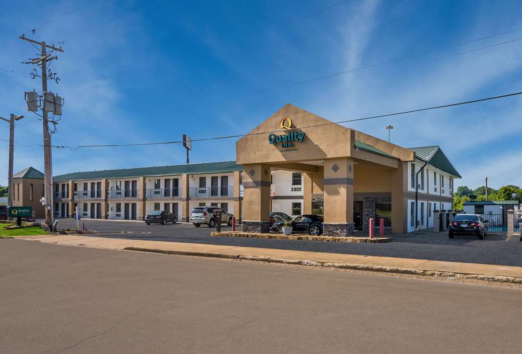 Econo Lodge Brownsville - photo 2
