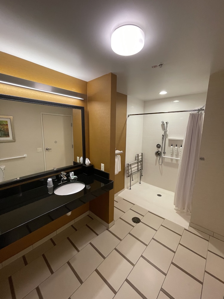 Fairfield Inn & Suites Athens - photo 18